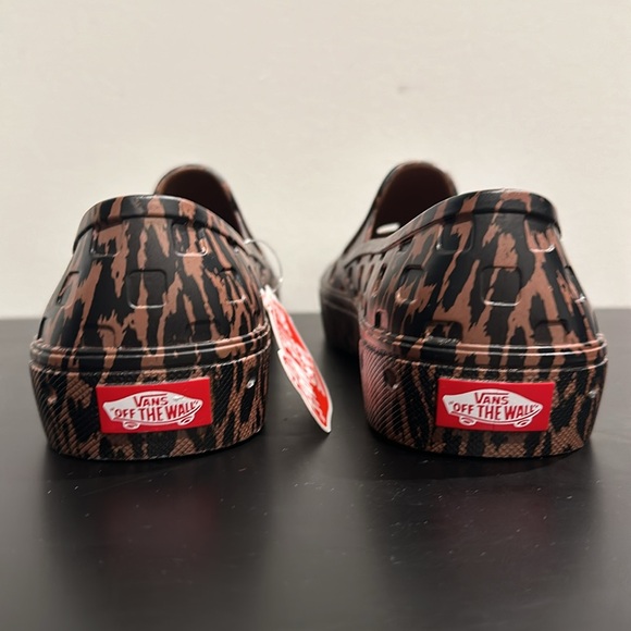 NIB Vans Slip-On Trek Shoes - Picture 5 of 8